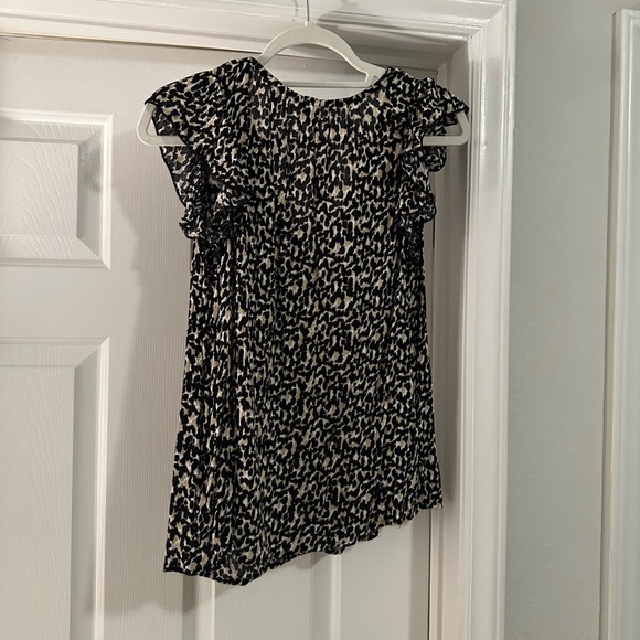 Old Navy Animal Print Blouse - Picture 4 of 9